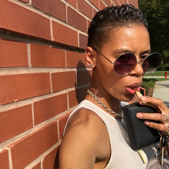 Meet your Posher, Rebekah - Picture 3 of 4